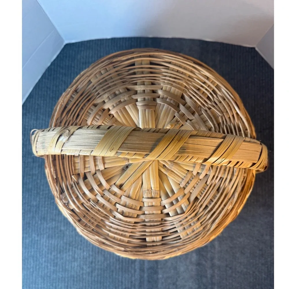 Vintage Woven Wicker Basket with Lid and Handle Round Natural Pink Accent 14in